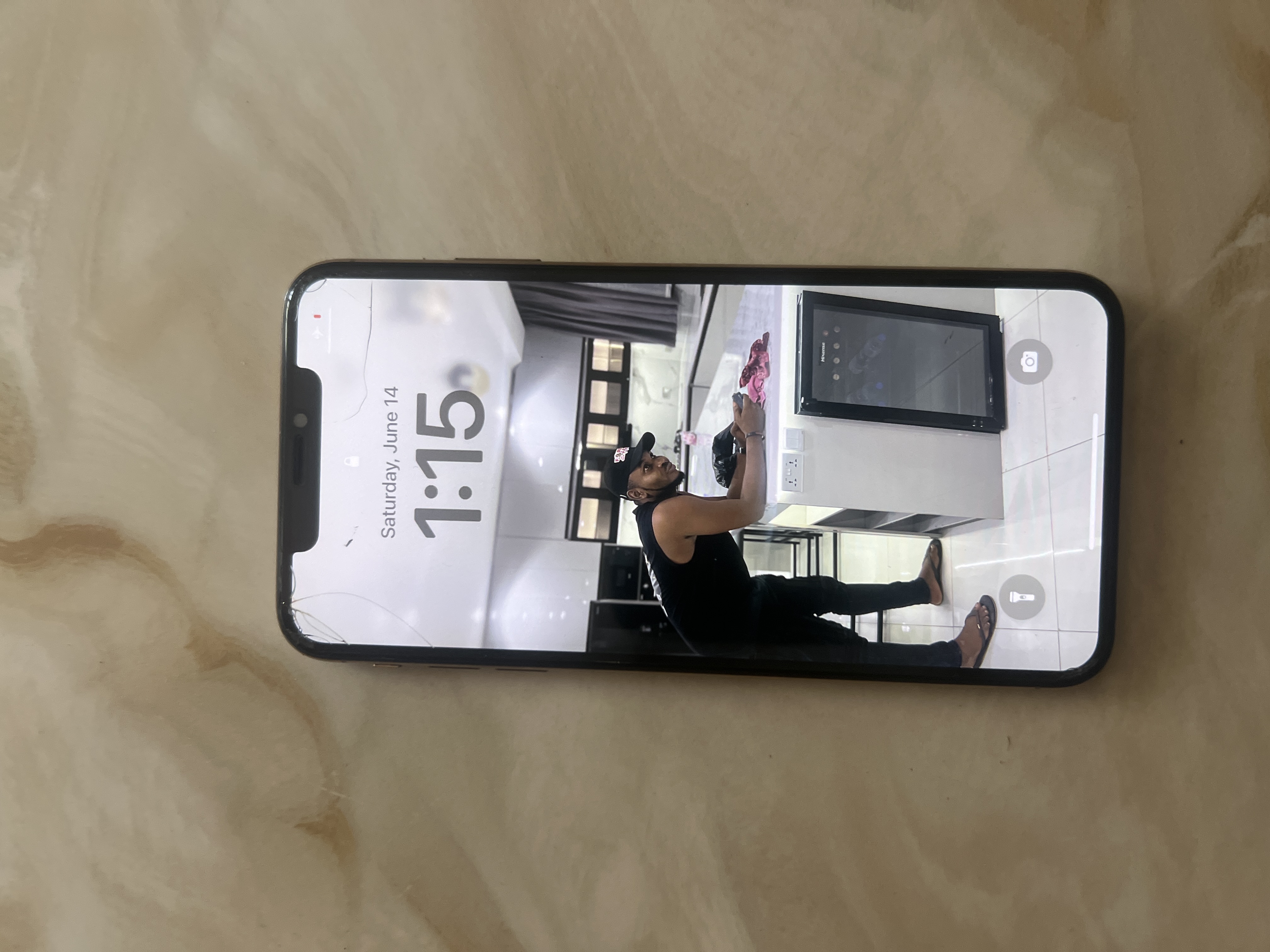 iPhone XS Max gold