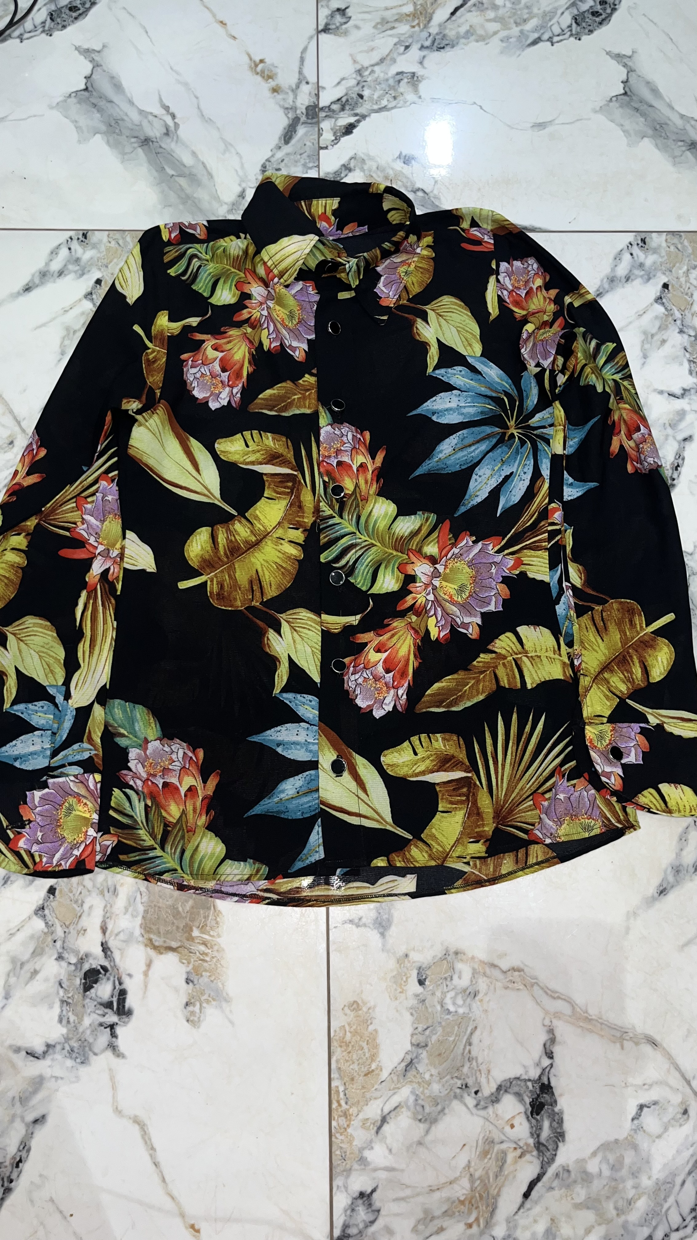 Premium Thrift Button-Up – Neat Fit, Ready to Wear