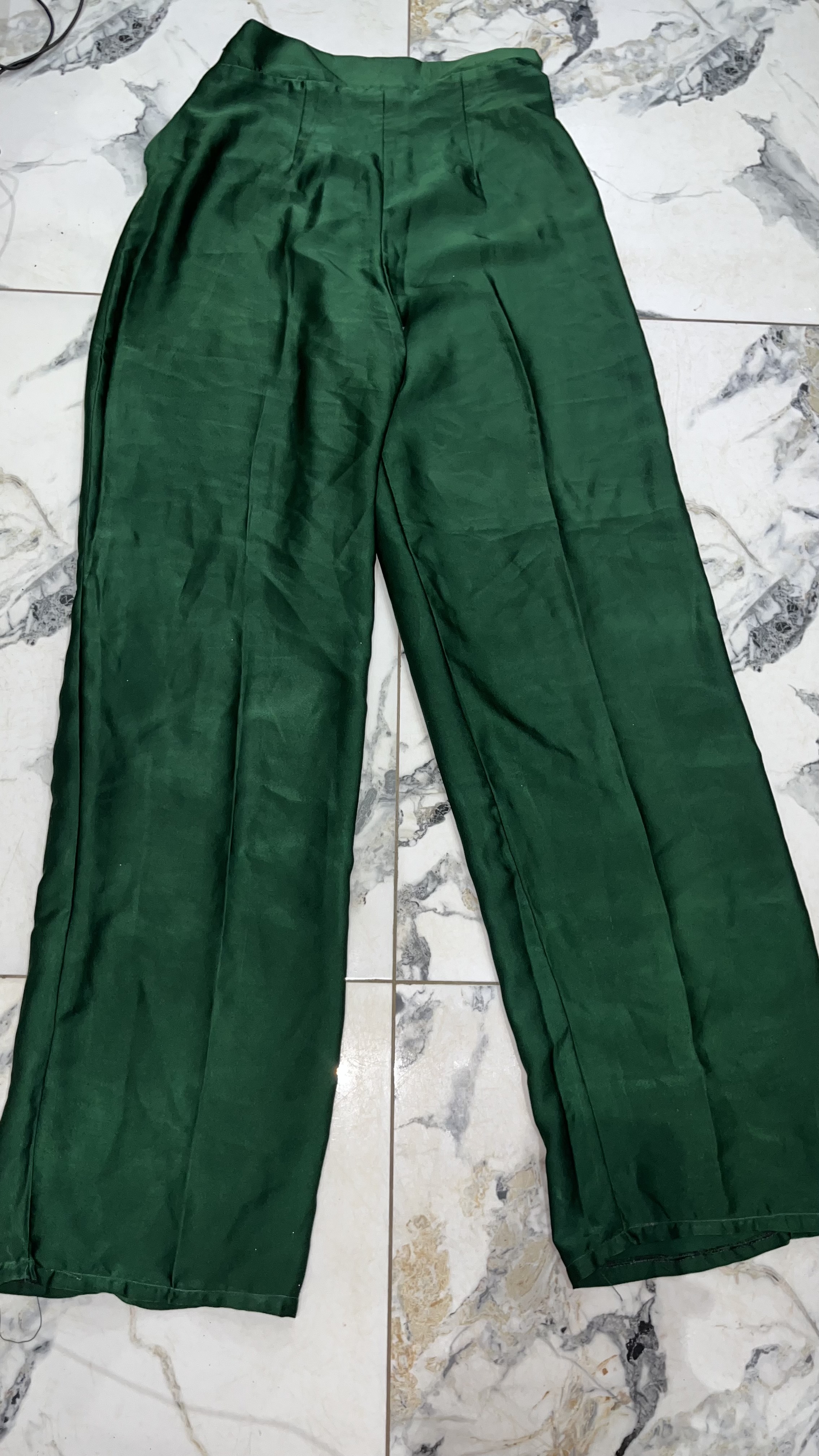 Trendy Emerald Wide-Leg Trousers – Limited Availability!